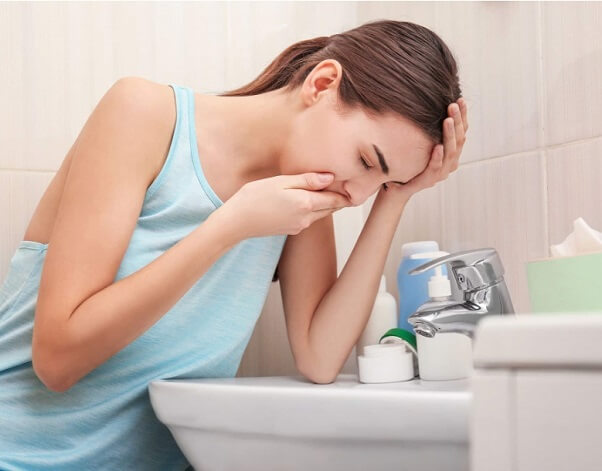 Uống nước gừng tươi giúp giảm ốm nghén