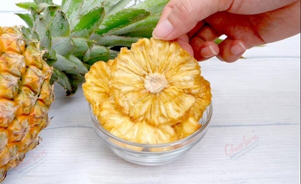 Người bệnh tiểu đường không nên sử dụng dứa sấy