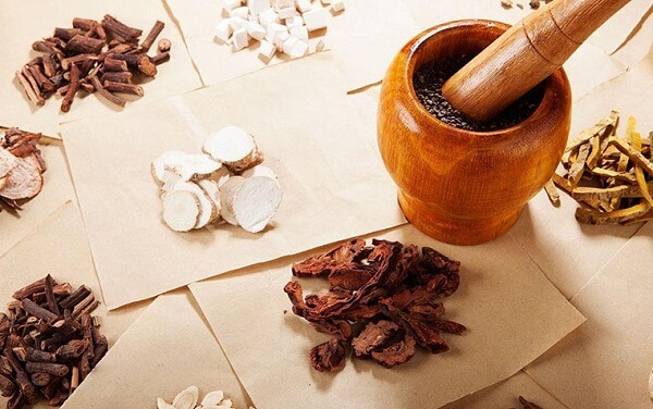 Người đang sử dụng thuốc Đông y không nên sử dụng rau muống