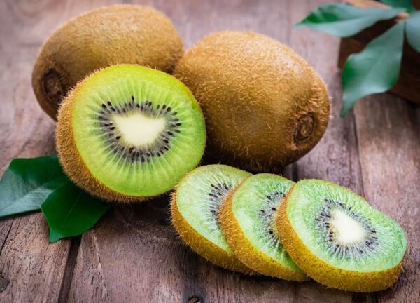 Một sô người có thể bị dị ứng với mủ quả quả kiwi