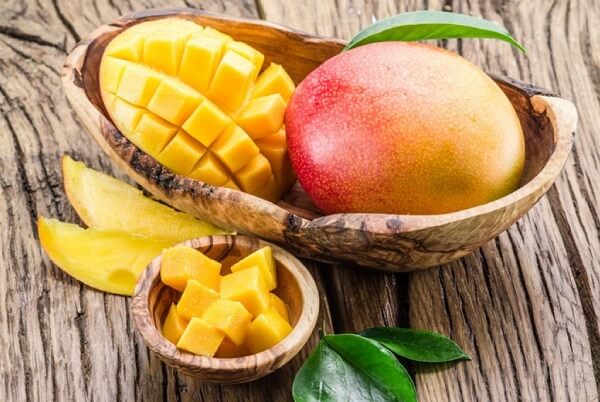 Nên hạn chế xoài trong thực đơn của người thường mắc các bệnh về da
