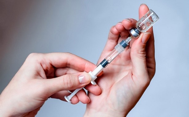 Tiêm insulin bằng bút tiêm thông thường